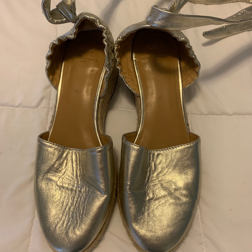 Marc Fisher Ltd Espadrilles with ankle tie gold